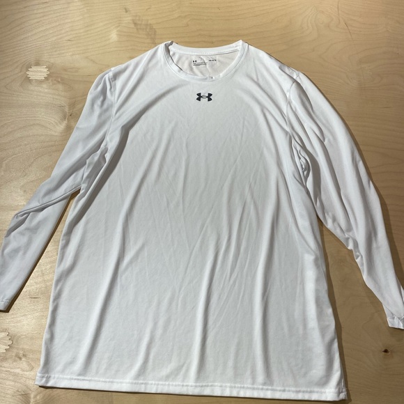Under Armour Long Sleeve Tee Large (CA) - Picture 8 of 12